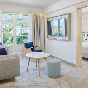 One-Bedroom Junior Suite